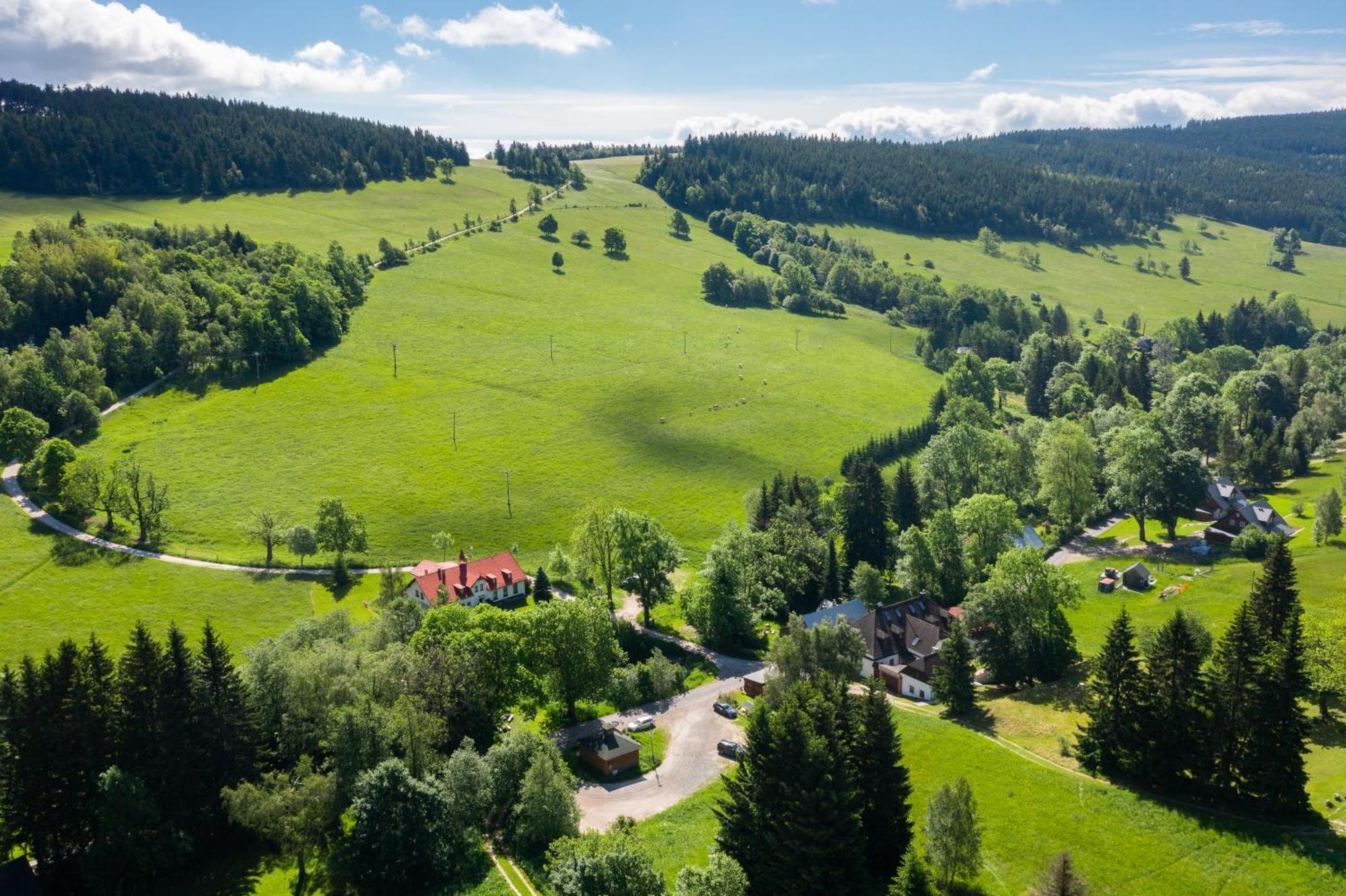 Penzion Stara Celnice Pec pod Snezkou Exteriör bild